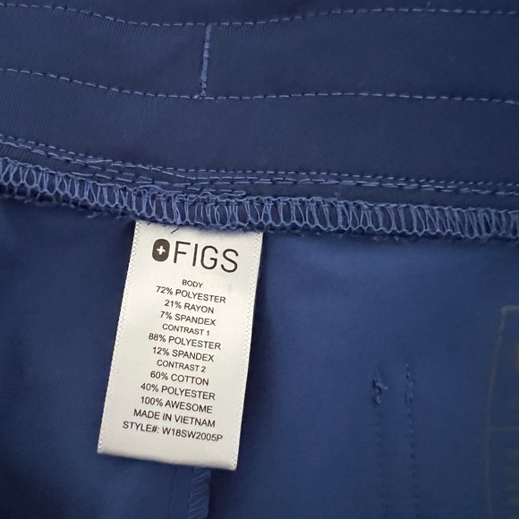 Figs Women's Scrub Set in Blue Rafaela M and Zamora L Petite - Picture 7 of 10